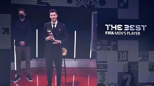 The Best FIFA 2021: Robert Lewandowski lần thứ hai nhận giải, Ronaldo thắng danh hiệu đặc biệt