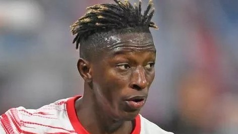 Chuyển nhượng cầu thủ: Barca bán De Jong, Chelsea hỏi mua; MU tìm cách có Amadou Haidara; Newcastle tiếp cận Lingard