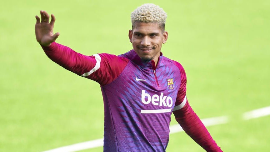 Chuyển nhượng cầu thủ: Chelsea đưa Hazard về; MU bỏ tiền mua Araujo; Dembele không nói rõ ký tiếp hay ra đi