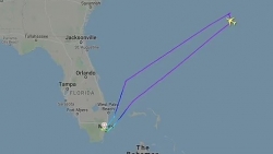 Covid-19 ở Mỹ: Một hành khách không đeo khẩu trang, máy bay quay đầu trở lại dù đã bay 800 km