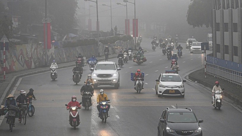 Dự báo thời tiết đêm nay và ngày mai (1-2/3): Bắc Bộ, Bắc Trung Bộ đêm và sáng trời rét, mưa nhỏ rải rác; Nam Bộ có nơi nắng nóng trên 35 độ C