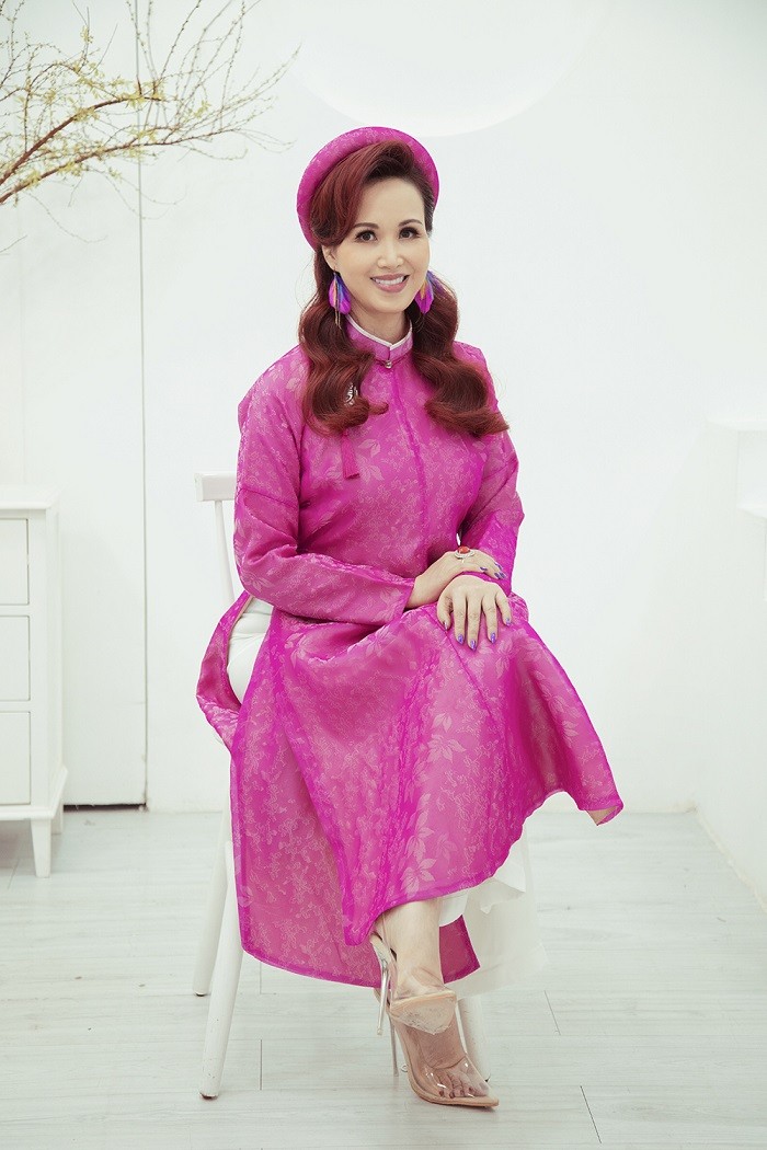 Gia đình Hoa hậu Diệu Hoa 'khoe' nhan sắc rạng rỡ thực hiện bộ ảnh dịp Tết đến Xuân về Gia đình Hoa hậu Diệu Hoa 'khoe' nhan sắc rạng rỡ thực hiện bộ ảnh dịp Tết đến Xuân về