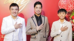 Sau liveshow ở Hà Nội, danh ca Ngọc Sơn và Hồ Văn Cường trở về quê ăn Tết