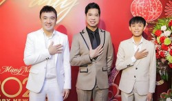 Sau liveshow ở Hà Nội, danh ca Ngọc Sơn và Hồ Văn Cường trở về quê ăn Tết