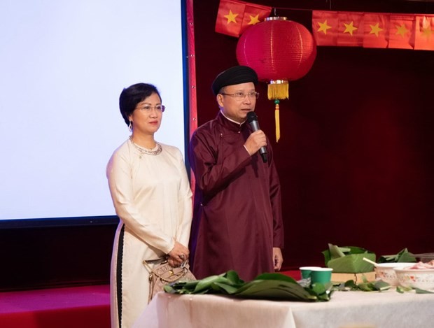 Hội sinh viên Việt Nam tại Paris tổ chức 'Ngày Bánh chưng'