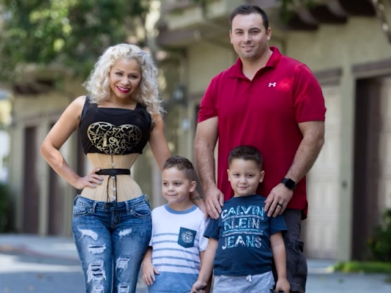 Mẹ ba con sở hữu vòng eo 45cm