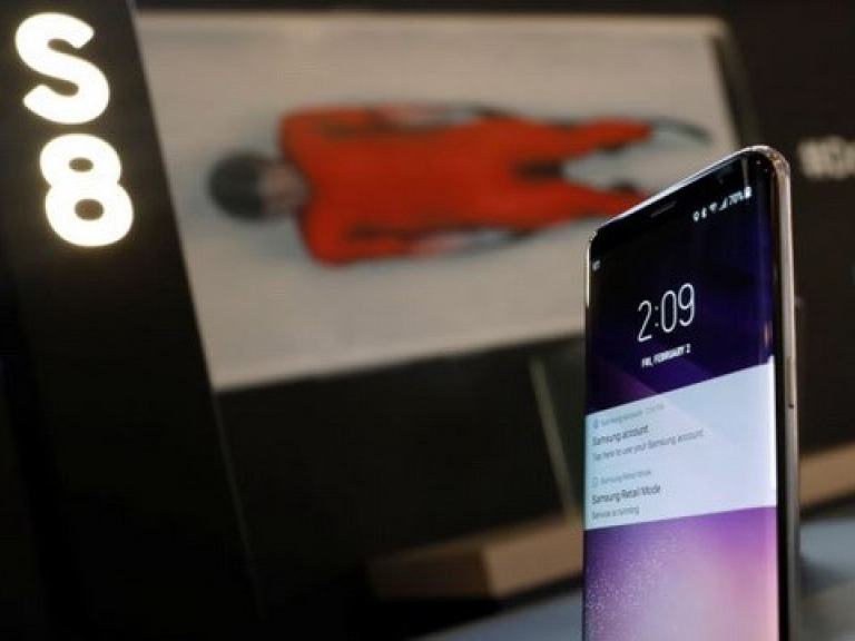 IOC quyết định cung cấp miễn phí Galaxy Note 8 cho vận động viên Iran