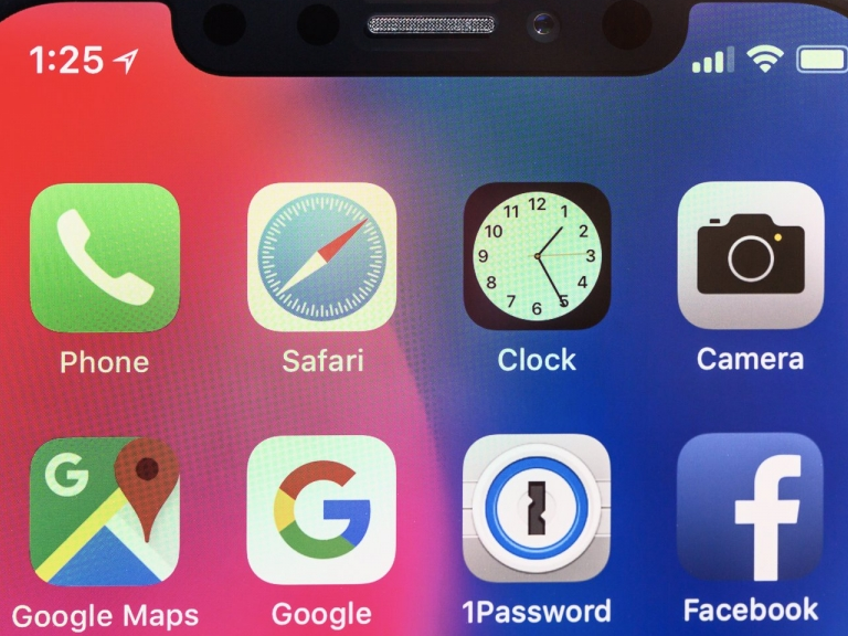 Tất cả iPhone sản xuất trong năm nay đều được trang bị FaceID