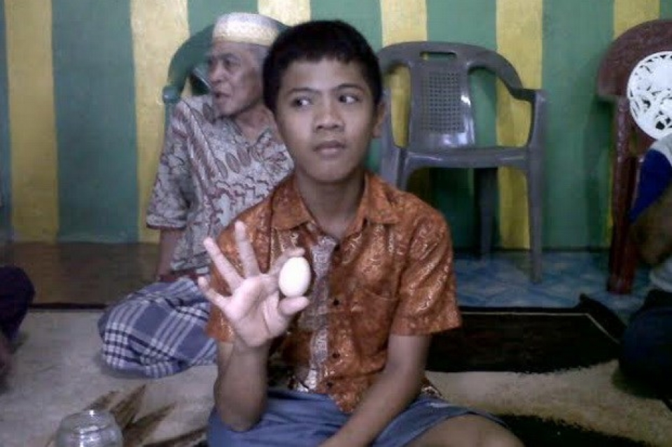 ky la cau chuyen cau be 14 tuoi de ra 20 qua trung ga