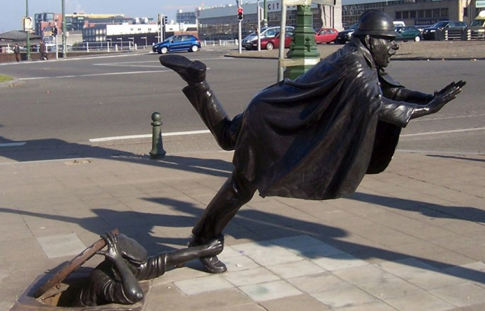 Độc đáo những bức tượng “bất chấp” mọi định luật vật lý