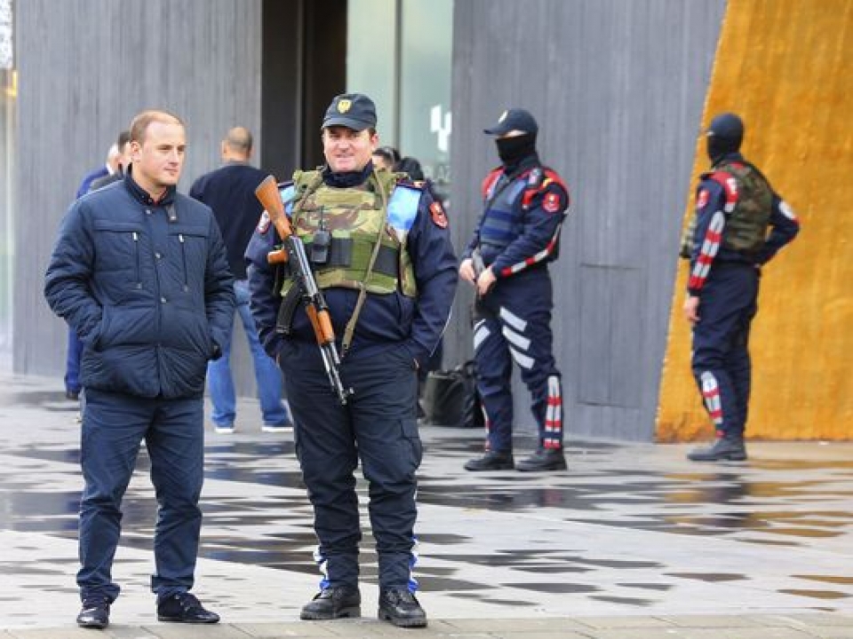 Albania bắt giữ hàng chục đối tượng buôn người albania bat giu hang chuc doi tuong buon nguoi