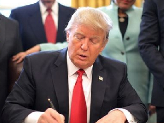 Lo ngại nguy cơ gián điệp, Nhà Trắng sắp “tung đòn” cấm thiết bị Huawei tại Mỹ?