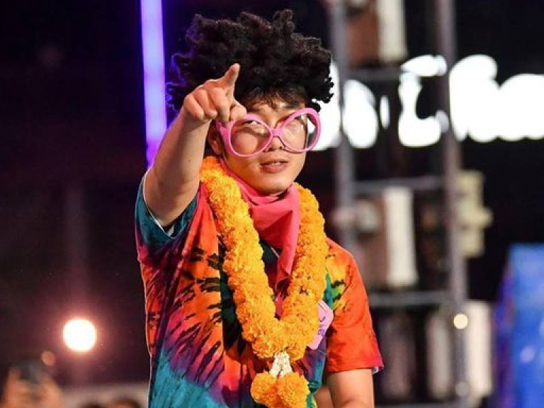 Xuân Trường ăn diện sặc sỡ, nhảy múa sôi động trong đêm tiệc của Buriram United