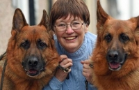 Người phụ nữ được cứu sống nhờ chú chó nhà đánh hơi được khối u ung thư