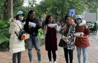 bieu tuong nha giau o dubai co vu trung quoc giua dai dich virus corona