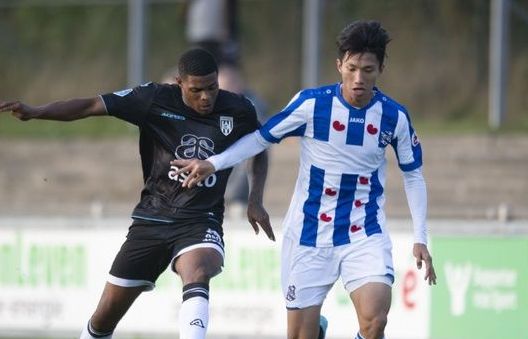 Văn Hậu đá trọn 90 phút, hoàn thành tốt nhiệm vụ trong trận thắng đậm của đội trẻ Heerenveen