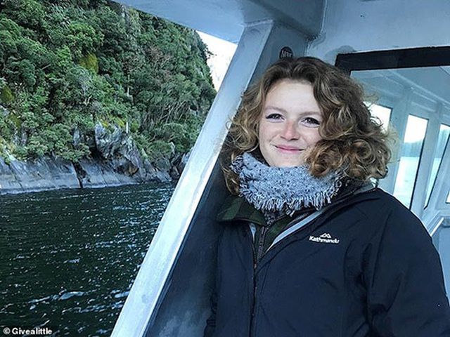 Chuyện kể của những người may mắn sống sót sau thảm hoạ núi lửa tam anh du khach my chup truoc tham hoa nui lua