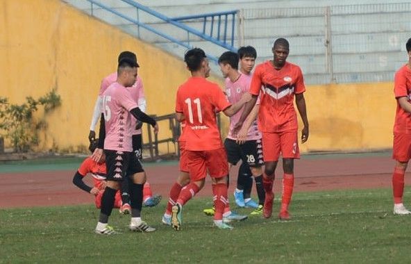 V-League không phải chịu cảnh 'dồn toa' vì Covid-19