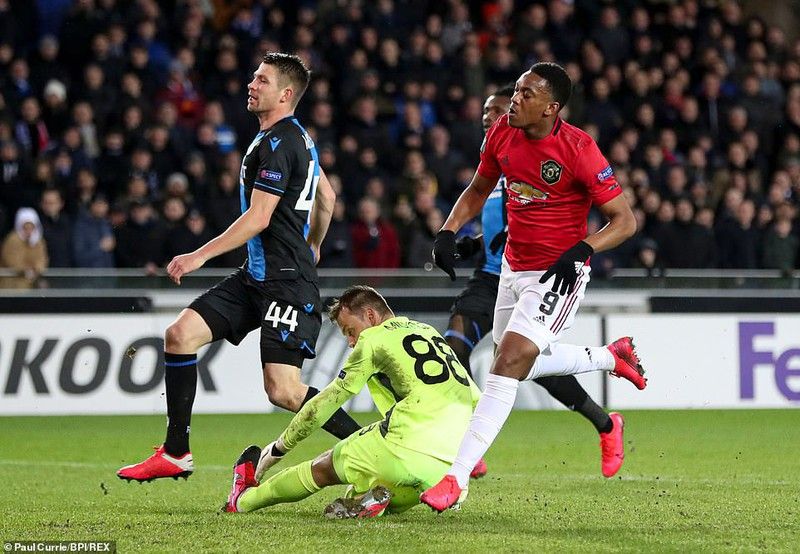 toan canh brugge 1 1 mu romero sai da co martial sua