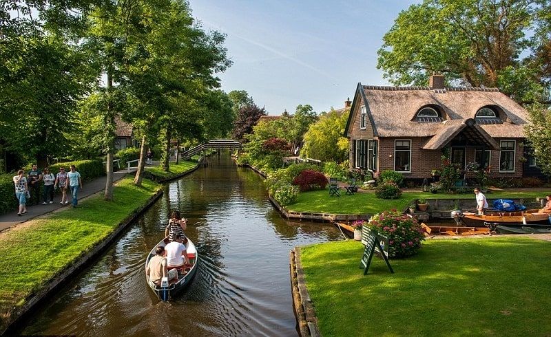 Ngôi làng cổ tích không có đường đi, suốt 700 năm không tiếng còi xe và khói bụi ngoi lang khong co duong di suot 700 nam khong tieng coi xe va khoi bui