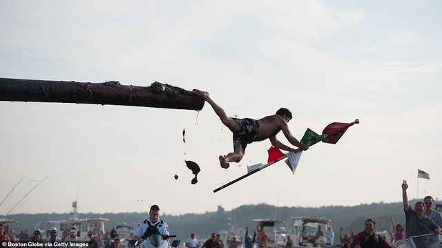 Những phong tục kỳ cục nhất thế giới nhung phong tuc ky cuc nhat the gioi