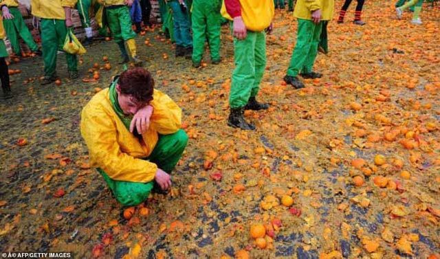 Những phong tục kỳ cục nhất thế giới nhung phong tuc ky cuc nhat the gioi