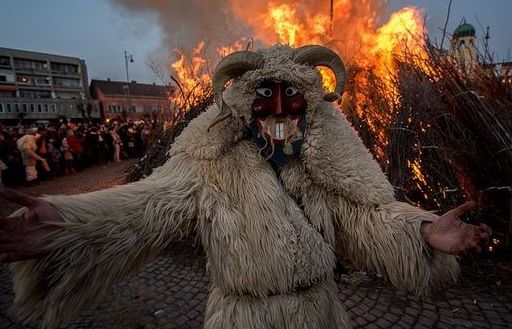 Những phong tục kỳ cục nhất thế giới