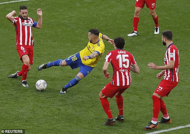 Luis Suarez lập cú đúp, Atletico dẫn đầu bảng xếp hạng La Liga Luis Suarez lập cú đúp, Atletico dẫn đầu bảng xếp hạng La Liga