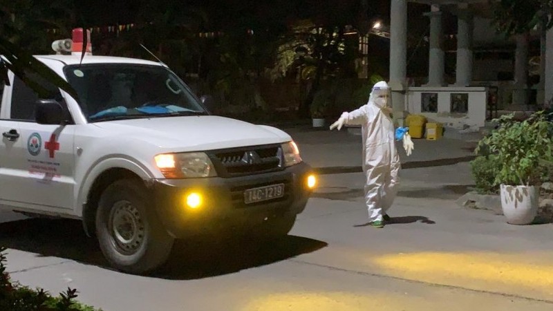 Dịch Covid-19 ở Quảng Ninh: Thầy thuốc trắng đêm tiếp nhận bệnh nhân dương tính