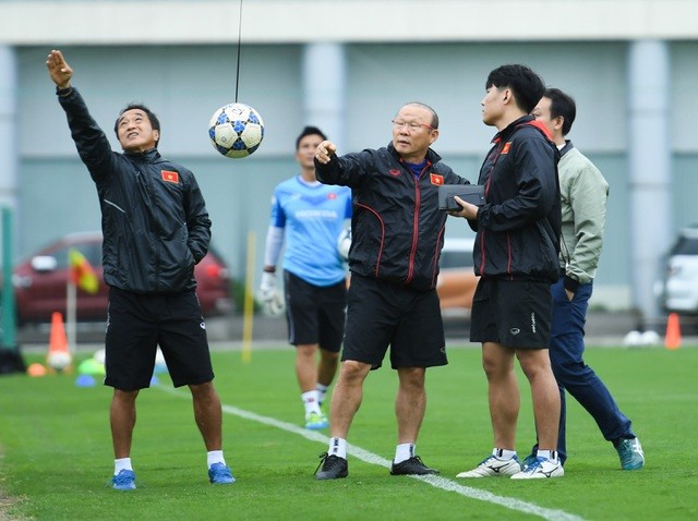 HLV Park Hang Seo: "Chúng tôi muốn vào vòng loại thứ ba World Cup 2022" HLV Park Hang Seo: "Chúng tôi muốn vào vòng loại thứ ba World Cup 2022"