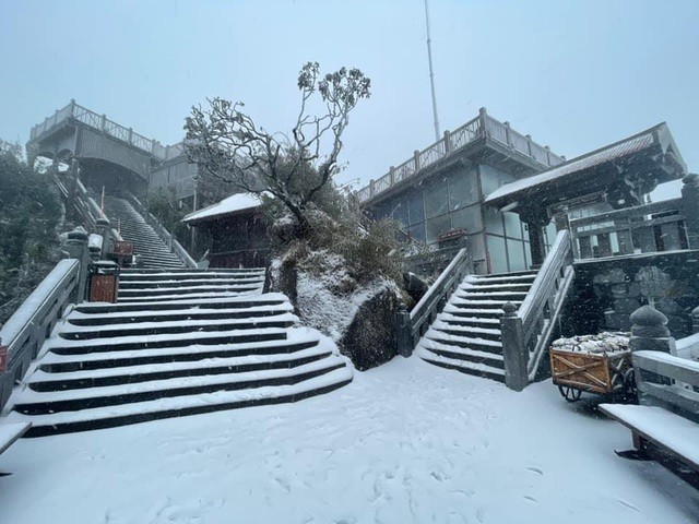 Dự báo thời tiết: Tin gió mùa Đông Bắc và cảnh báo mưa lớn diện rộng ở Bắc Bộ, Bắc Trung Bộ. Tin lũ trên các sông suối khu vực Bắc Bộ