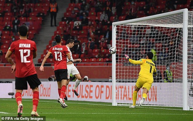 Lewandowski lập cú đúp, Bayern Munich vào chung kết FIFA Club World Cup