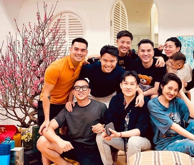 Sao Việt sum họp ngày 30 Tết