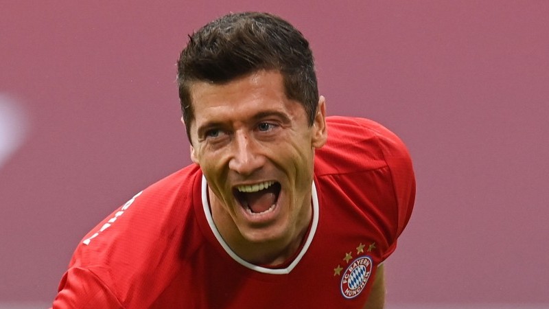 Chiếc giày Vàng châu Âu 2020/2021: Robert Lewandowski dẫn đầu, Bruno Fernandes vào top 10