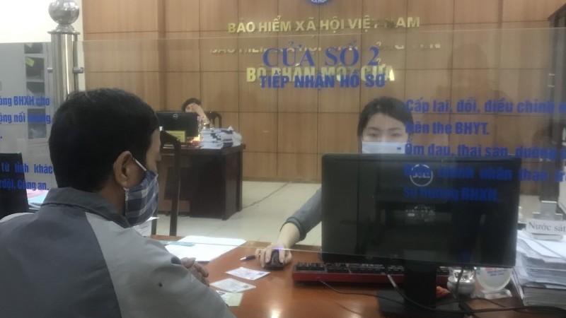 13 địa phương có ca bệnh Covid-19 gộp chi trả lương hưu, trợ cấp BHXH tháng 3 và 4 vào 1 lần