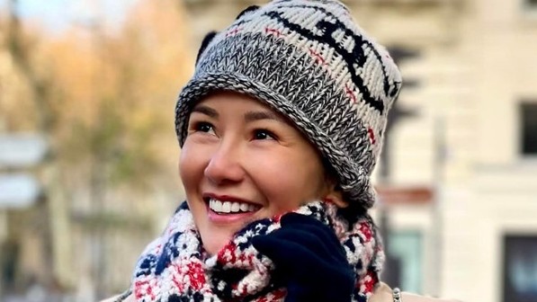 Pháp: Cuộc sống thơ mộng và lãng mạn của mẹ con ca sĩ Hồng Nhung ở Paris