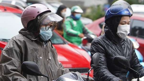 Dự báo thời tiết đêm nay và ngày mai (8-9/2): Hà Nội, Bắc Bộ mưa nhỏ và rét đậm, vùng núi cao có băng giá; phía Nam đêm mưa vài nơi, ngày nắng nóng