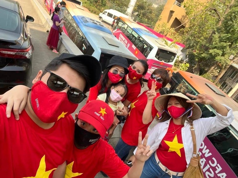 Những hình ảnh xúc động của đội tuyển nữ Việt Nam trước ngày về nước