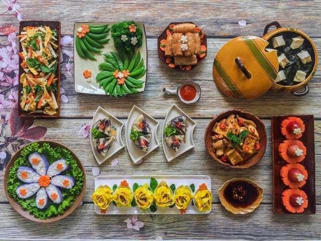 Mâm cúng Rằm tháng Giêng trong nhà và ngoài trời