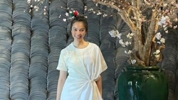 Phong cách giản đơn giúp ca sĩ Hiền Thục trẻ như tuổi đôi mươi