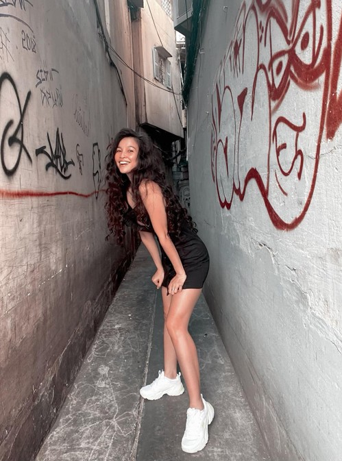 Phong cách giản đơn giúp ca sĩ Hiền Thục trẻ như thuở đôi mươi