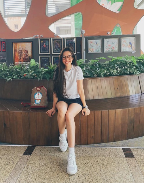 Phong cách giản đơn giúp ca sĩ Hiền Thục trẻ như thuở đôi mươi