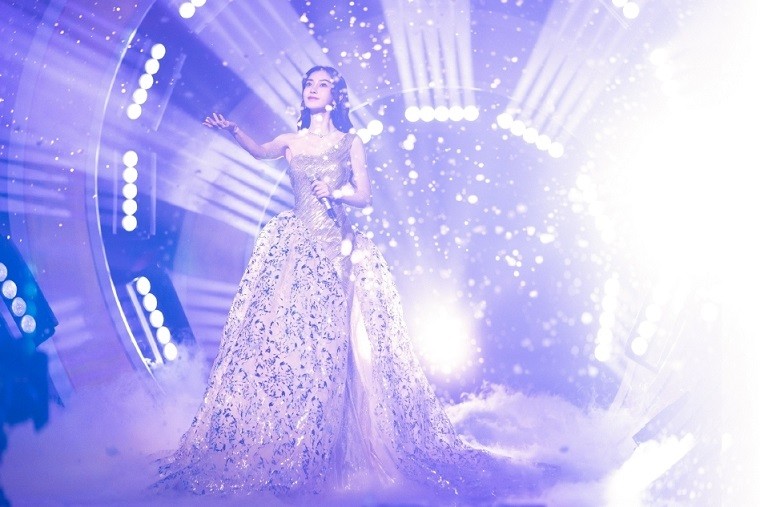 Angelababy nhận nhiều lời khen về sắc vóc khi góp mặt trong đêm nhạc.