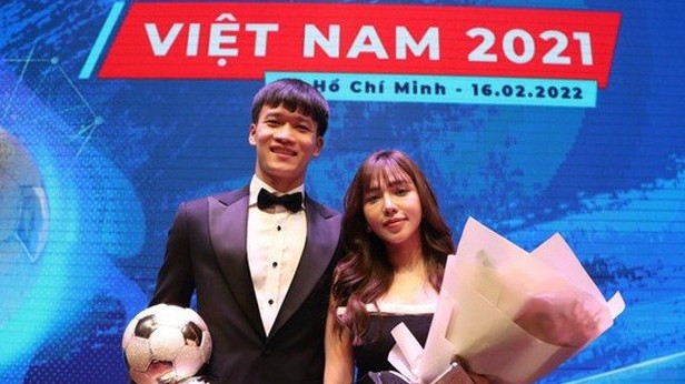 Chuyện tình đẹp của tiền vệ Nguyễn Hoàng Đức và bạn gái quê Đồng Nai