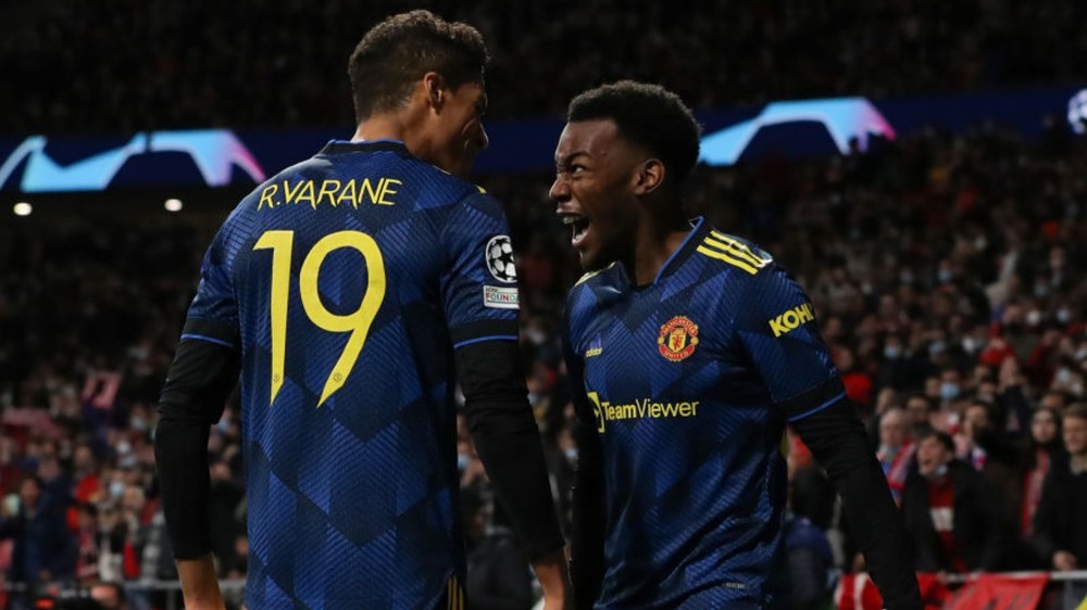 Man Utd vs Atletico Madrid: Sao trẻ Elanga gỡ hòa, thầy khen Rangnick; Ronaldo bị kèm quá chặt