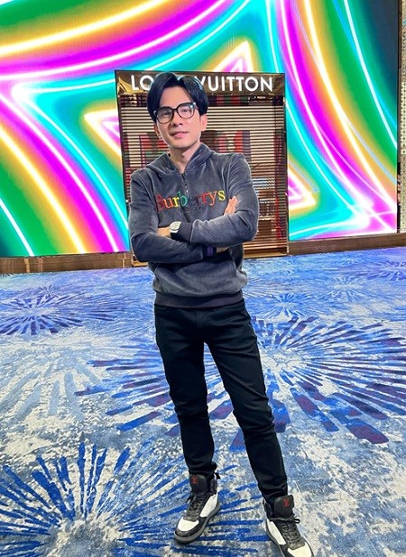 Phong cách trang phục như đôi mươi của nam ca sĩ Đan Trường Phong cách trang phục như đôi mươi của nam ca sĩ Đan Trường