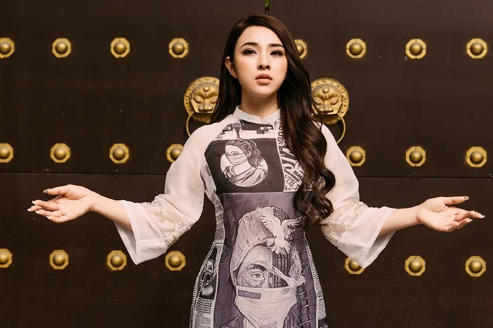 Hai diễn viên 'Thương ngày nắng về' mặc áo dài họa tiết tri ân y, bác sĩ