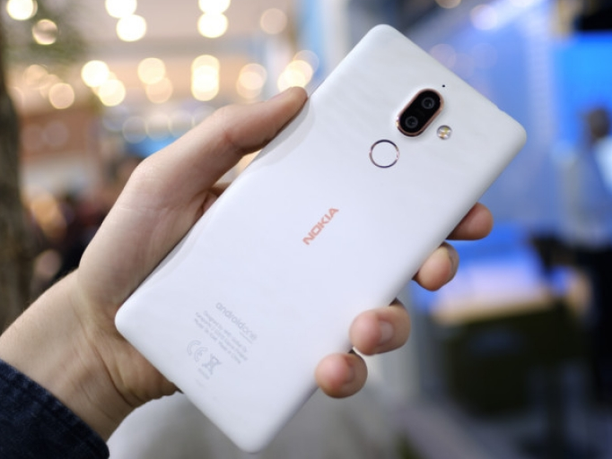 Trung Quốc: Nokia 7 Plus hết veo sau 5 phút mở bán