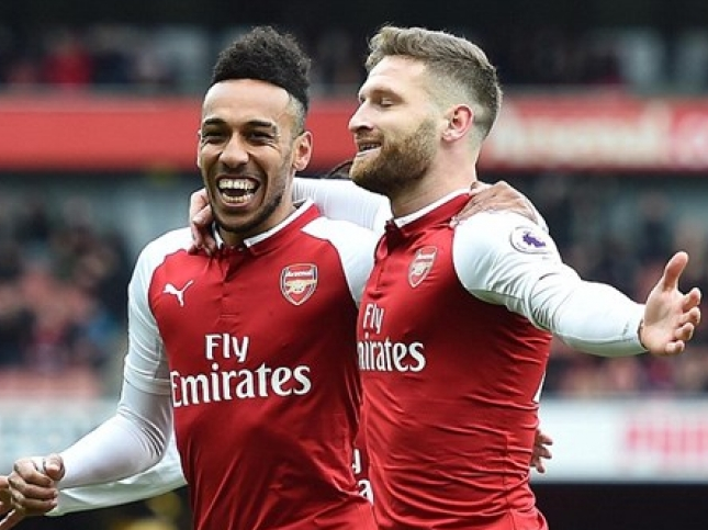 Tottenham Hotspur “đá” Liverpool ra khỏi top 3 Premier League