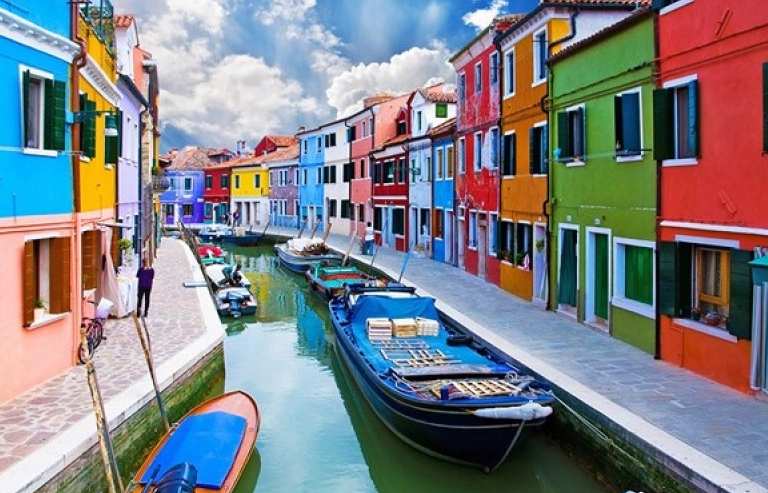 Những ngôi làng đẹp đến mê hoặc trên thế giới